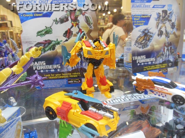 Botcon 2013   Transformers Beast Hunters 2014 New Figures Display  (81 of 131)